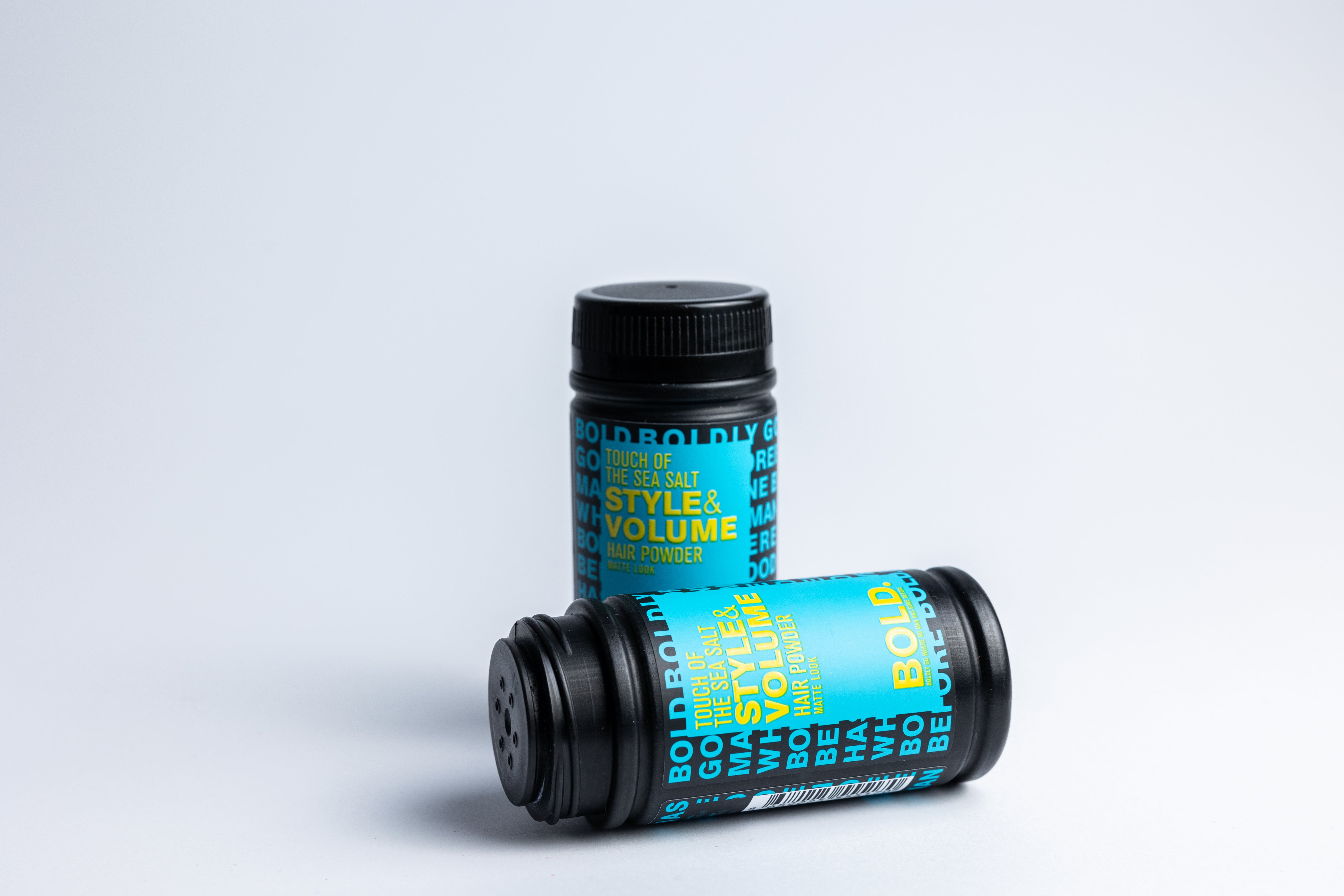 BOLD Hair Powder Style – Mattierendes Haarpuder für mehr Volumen & flexibles Styling